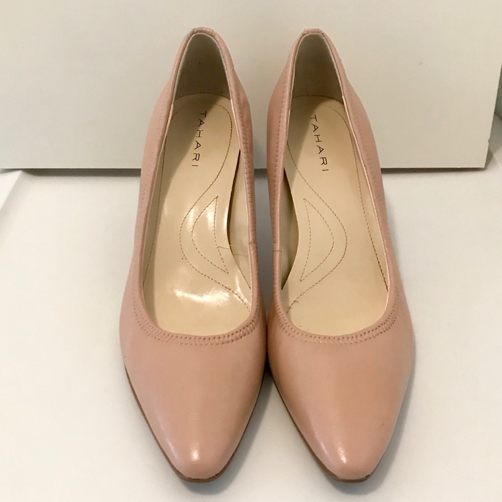 Tahari blush 2’ heels. EUC